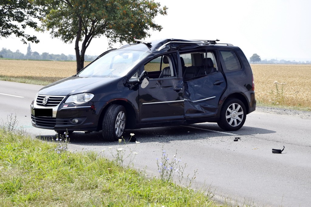 Schwerer Krad Pkw Unfall Koeln Porz Libur Liburer Landstr (Krad Fahrer nach Tagen verstorben) P050.JPG - Miklos Laubert